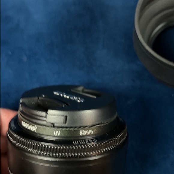 Canon EF 50mm f/1.8 Lens - Black with Accessories - Picture 5 of 5